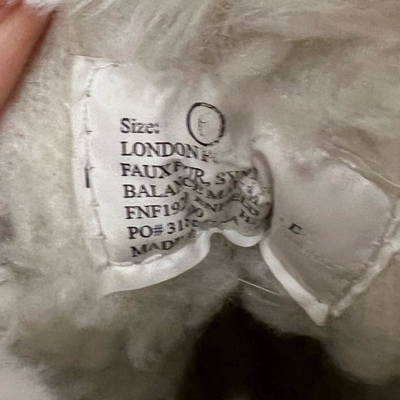 Bundle of 2 Girls Winter and Rain Boots Size 6 London Fog and Carters - Picture 5 of 10